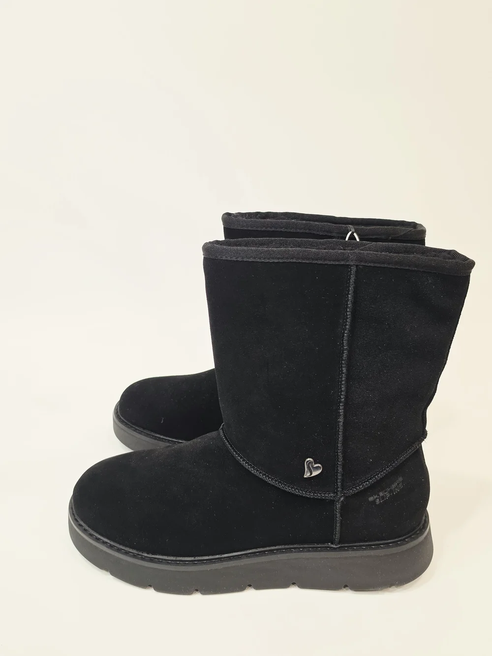 Skechers Keepsakes Cozy Black Suede Plush Lined Winter Boots
